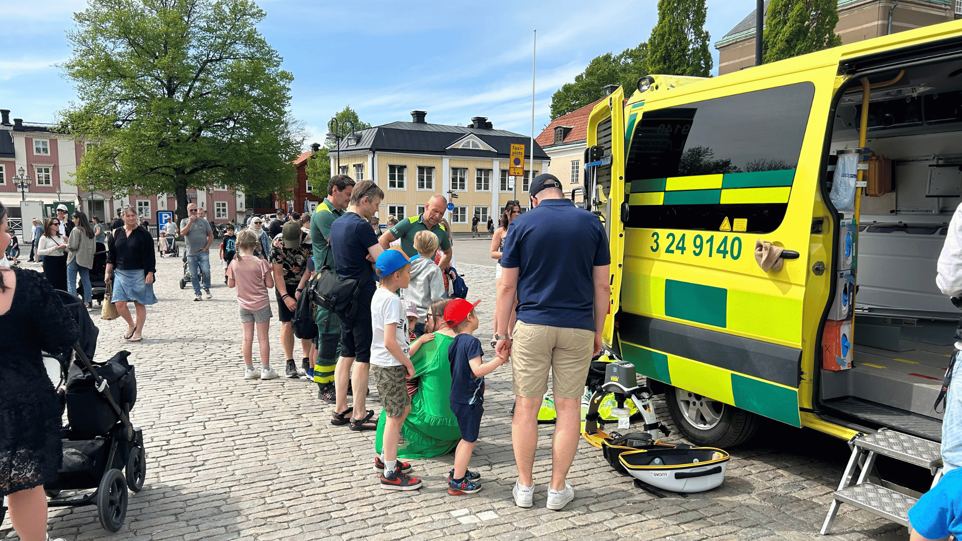 vasteras-barnfest-ambulans-barn-publik